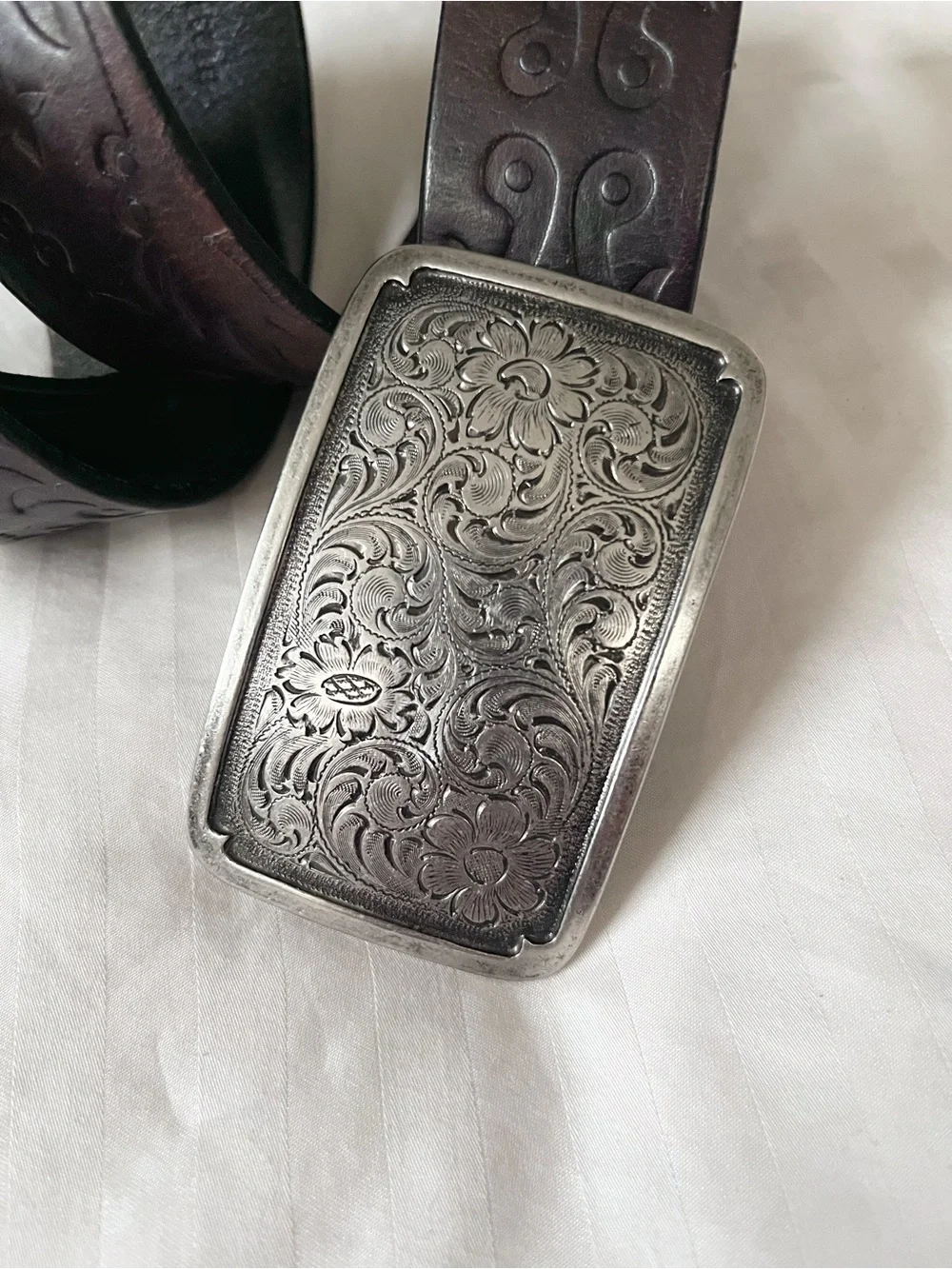 Vintage Fossil Brown Leather Belt | Engraved Floral Buckle | Women’s Small